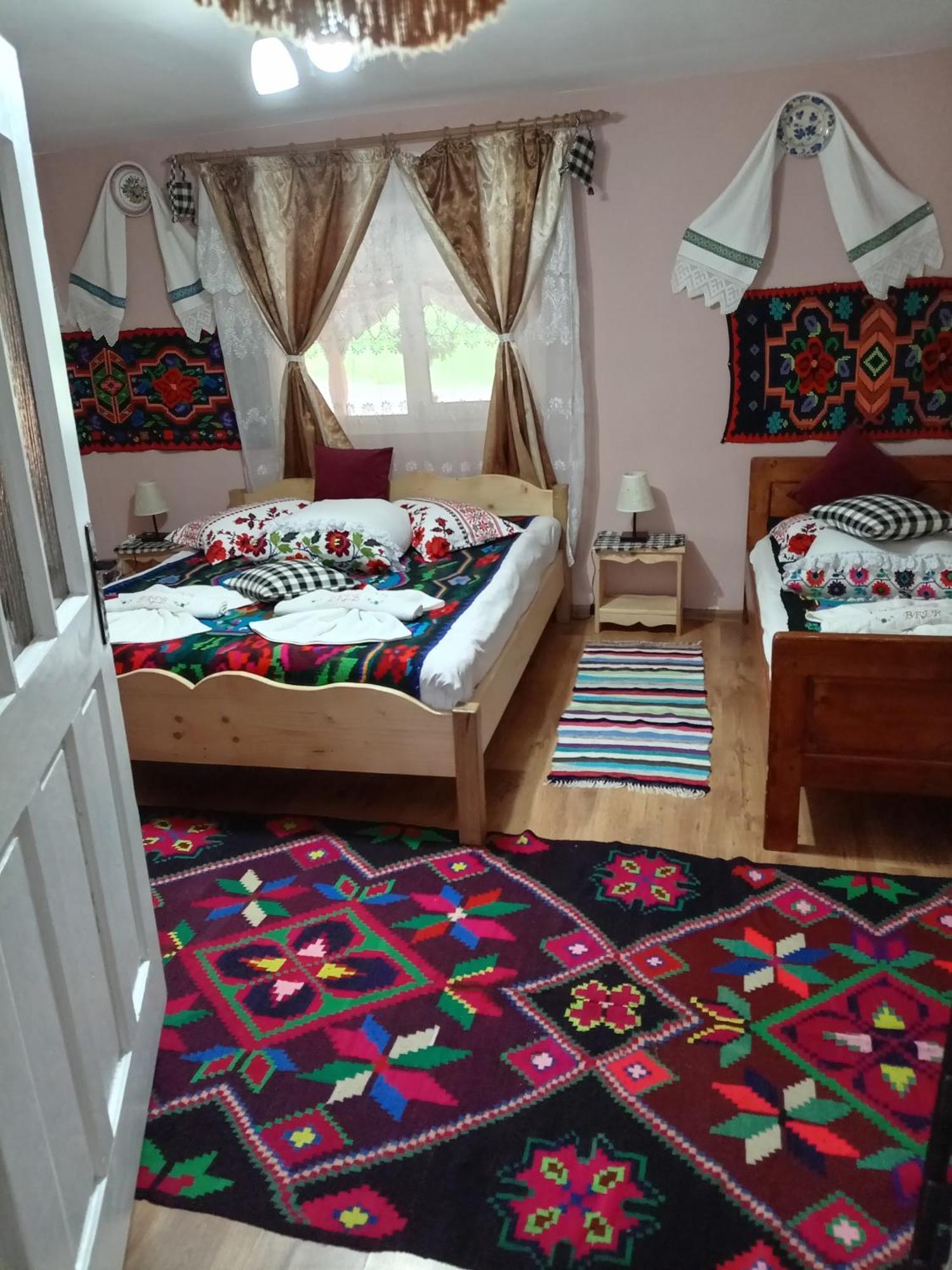 Casa Alina Breb Guest House ภายนอก รูปภาพ